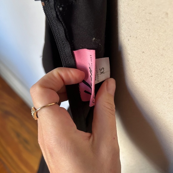 Vixen Micheline Pitt Vacation Dress - Picture 6 of 6